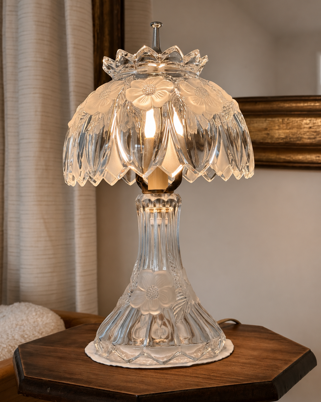 Vintage Floral Crystal Boudoir Lamp
