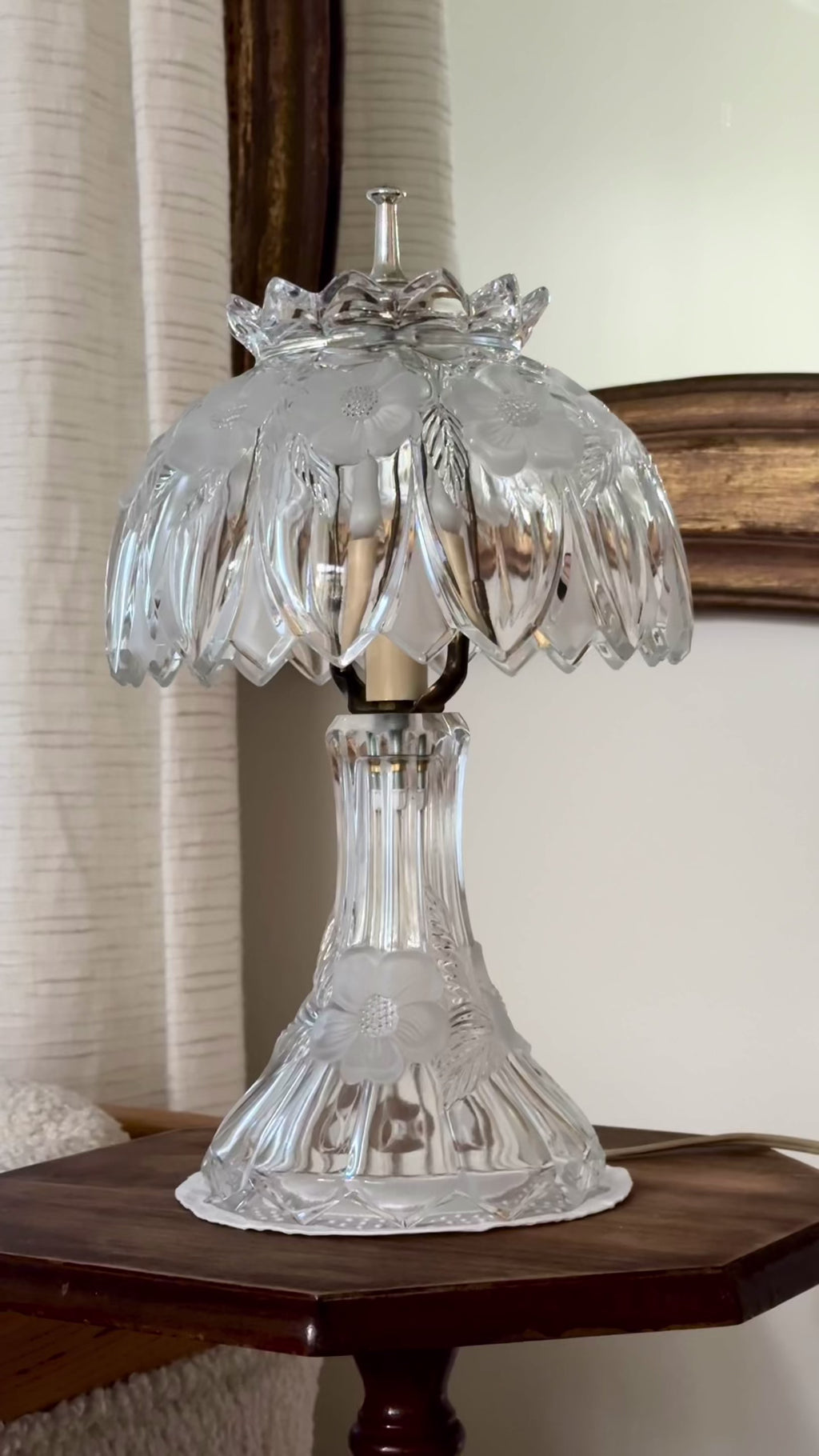Vintage Floral Crystal Boudoir Lamp